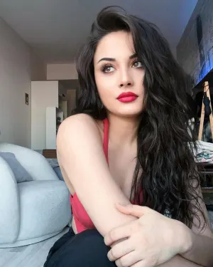 Pooja - Defence Colony Call Girl