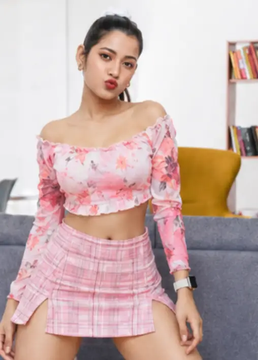 Riya - New Friends Colony Call Girl